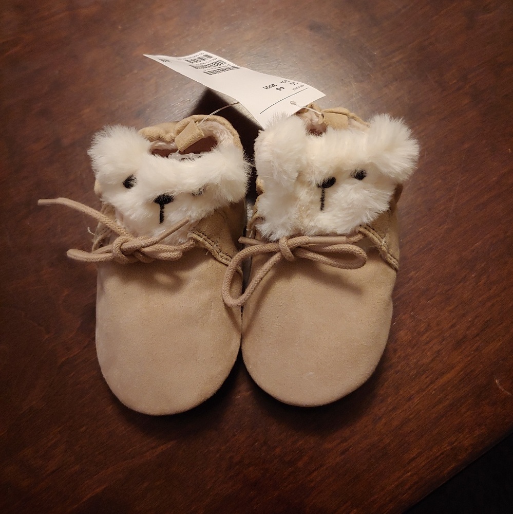 H&M crib shoes
